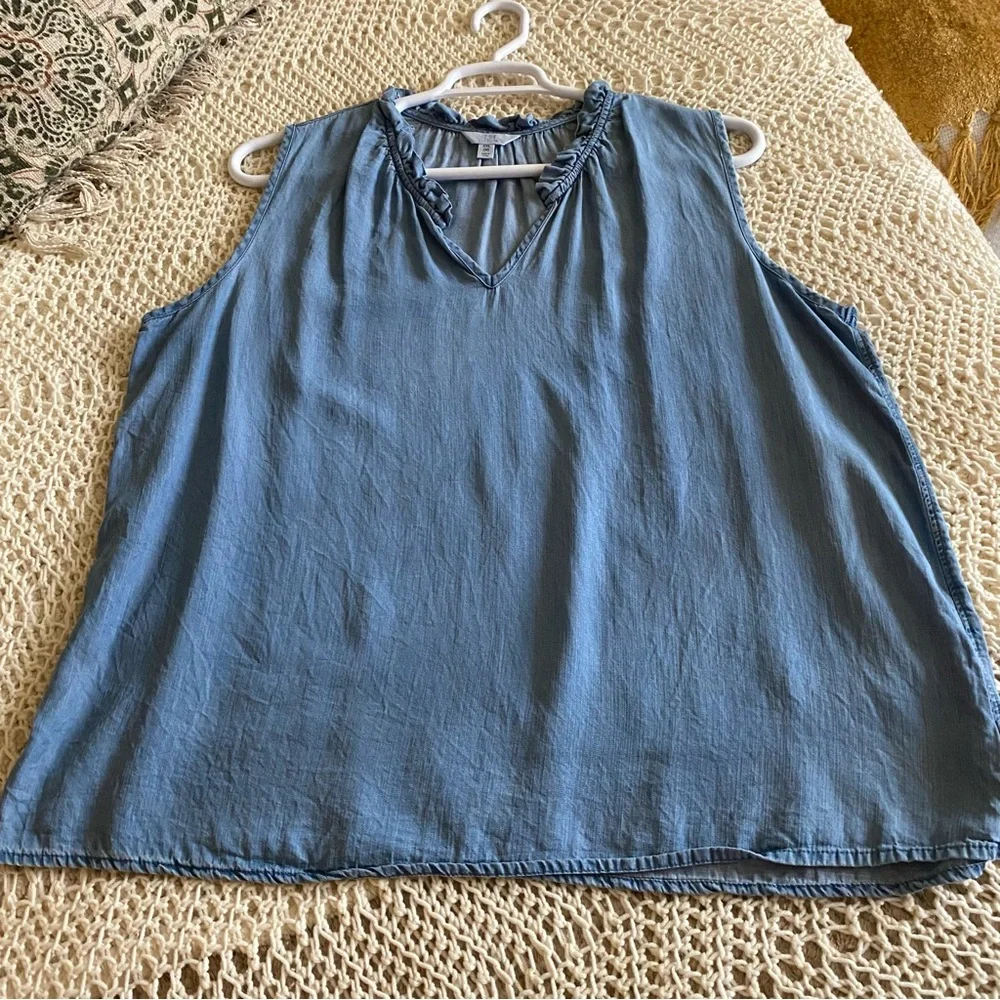 Time and Tru Light Blue Chambray Ruffle V-Neck Tank Top